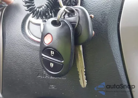 2010 Toyota Highlander Base V6 z USA, uszkodzony, nr VIN JTEZK3EH2A2104914